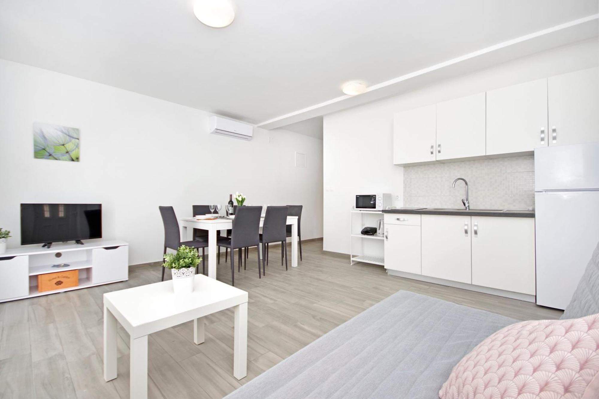 Apartments Frado โนวาลยา ภายนอก รูปภาพ