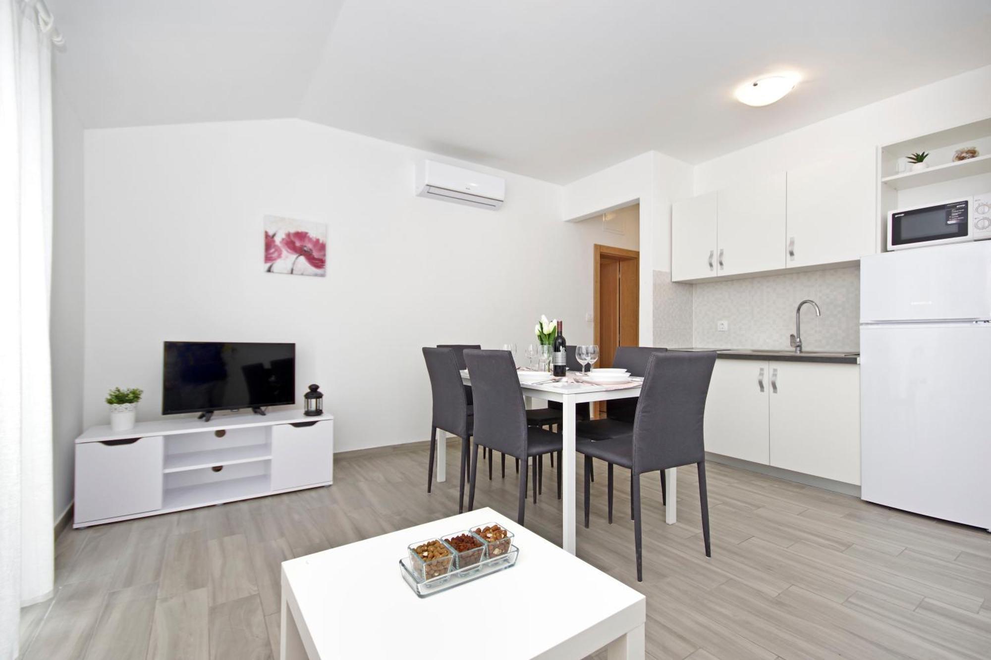 Apartments Frado โนวาลยา ภายนอก รูปภาพ